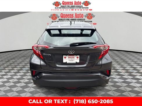 Used 2018 Toyota C-HR XLE FWD image 5