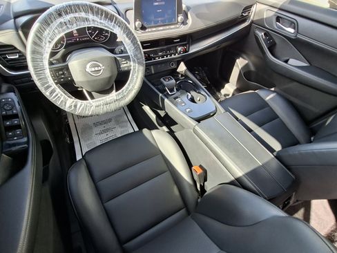 Certified 2025 Nissan Rogue SV w/ SV Premium Package FWD image 19