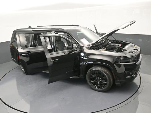 Used 2023 Jeep Wagoneer Series II image 73