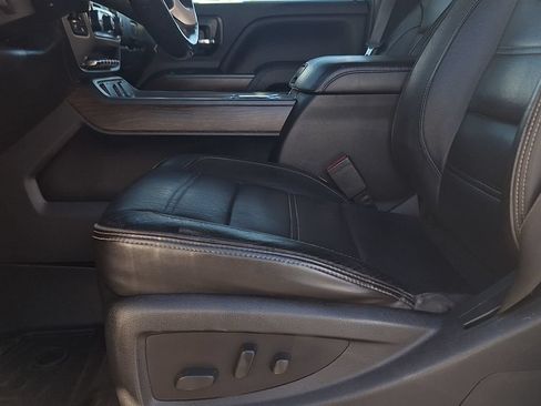 Used 2017 GMC Sierra 3500 Denali w/ Duramax Plus Package AWD/4WD image 11