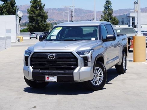 Used 2022 Toyota Tundra SR5 w/ SR5 Premium Package RWD image 4