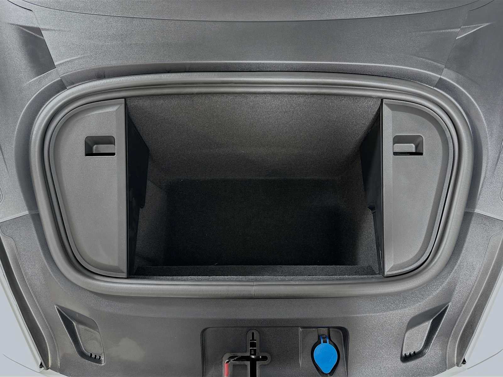 Used 2025 Porsche Taycan RWD image 29