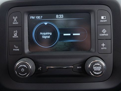 Used 2016 Jeep Renegade Latitude FWD image 32