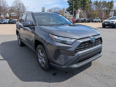Used 2023 Toyota RAV4 XLE image 8
