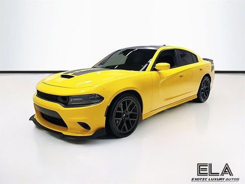 Used 2017 Dodge Charger R/T RWD image 4