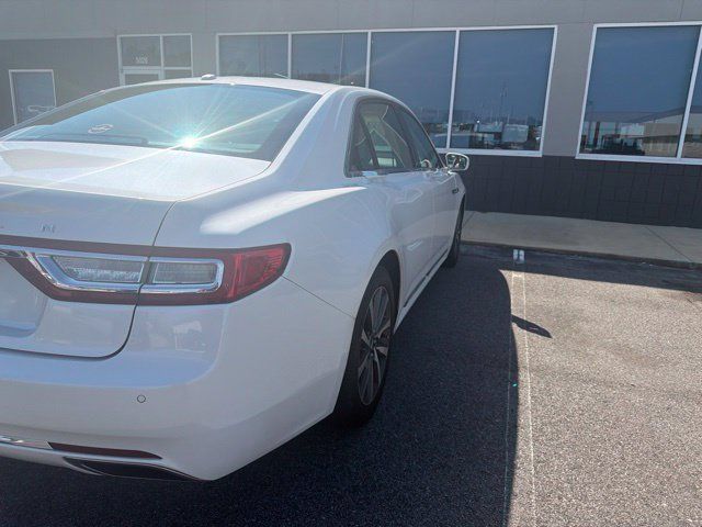 Used 2017 Lincoln Continental Premiere FWD image 3