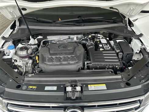 Certified 2022 Volkswagen Tiguan SE image 44