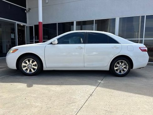 Used 2007 Toyota Camry XLE FWD image 6