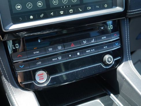 Used 2020 Jaguar F-PACE R-Sport AWD/4WD image 40