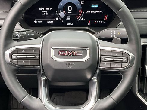 Used 2026 GMC Acadia Elevation w/ Elevation Premium Package AWD/4WD image 16
