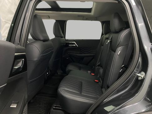 New 2026 Mitsubishi Outlander SEL image 30