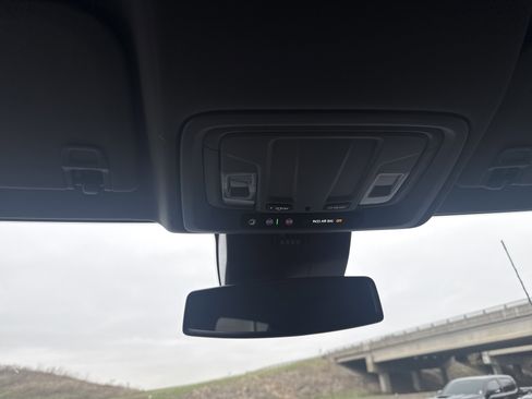 Used 2026 Chevrolet Silverado 2500 Custom w/ Custom Value Package image 28