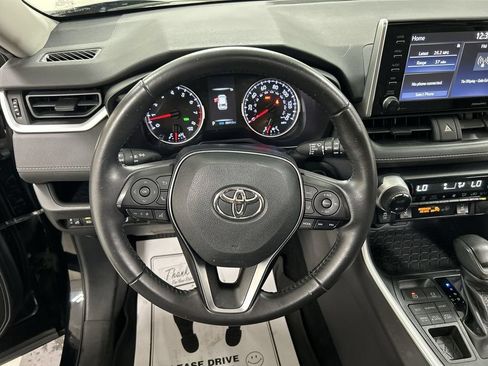 Used 2019 Toyota RAV4 XLE w/ Convenience Package AWD/4WD image 4