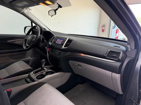 Used 2017 Honda Ridgeline RTS image 22