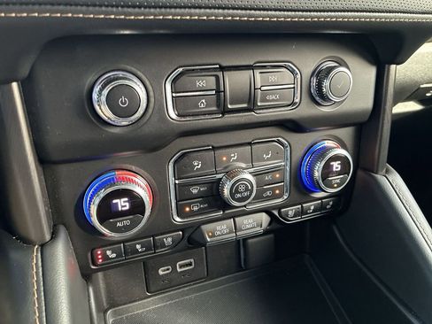 Used 2022 GMC Yukon AT4 image 17