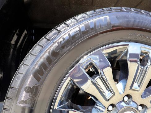 Used 2018 Nissan Titan Platinum Reserve w/ Platinum Utility Package image 29