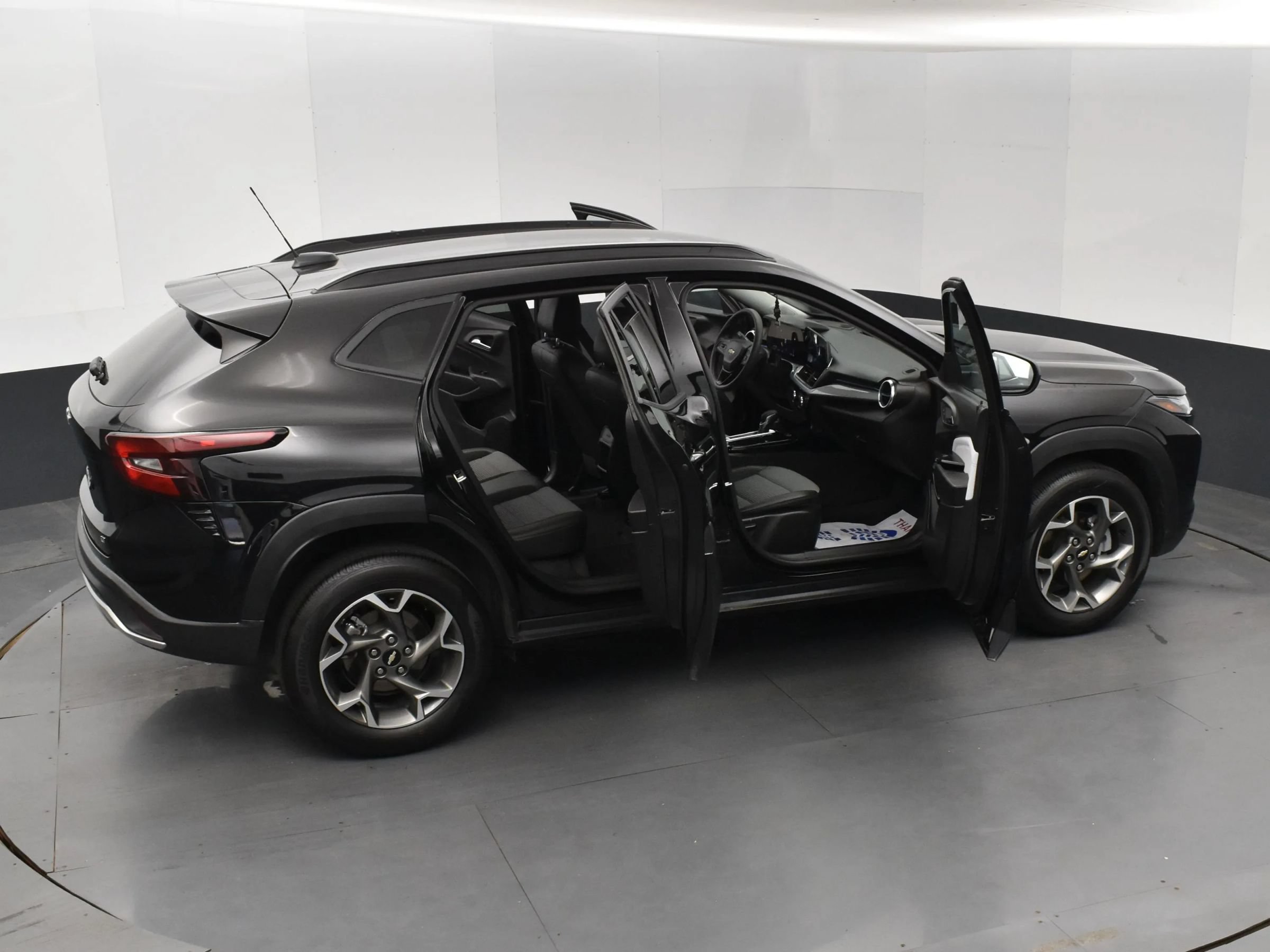 Used 2026 Chevrolet Trax LT FWD image 6