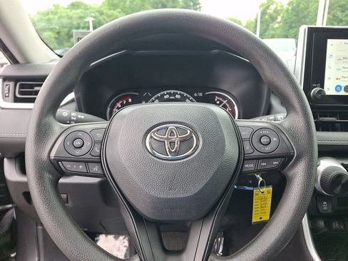 Certified 2024 Toyota RAV4 LE AWD/4WD image 17