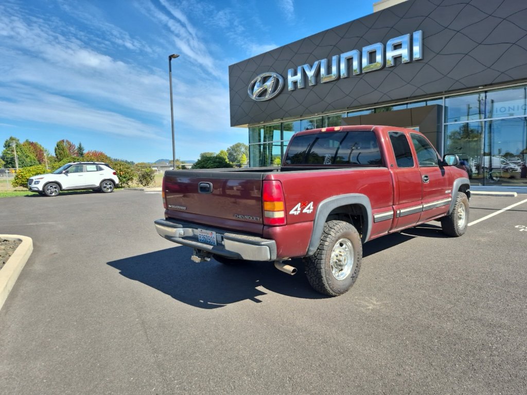 Used 2001 Chevrolet Silverado 2500 LS w/ Firm Ride Suspension Pkg AWD/4WD image 7