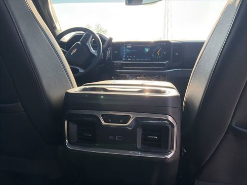 Used 2025 Chevrolet Silverado 3500 LTZ w/ LTZ Convenience Package AWD/4WD image 14