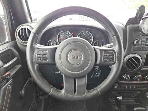 Used 2017 Jeep Wrangler Unlimited Sport w/ Connectivity Group AWD/4WD image 19