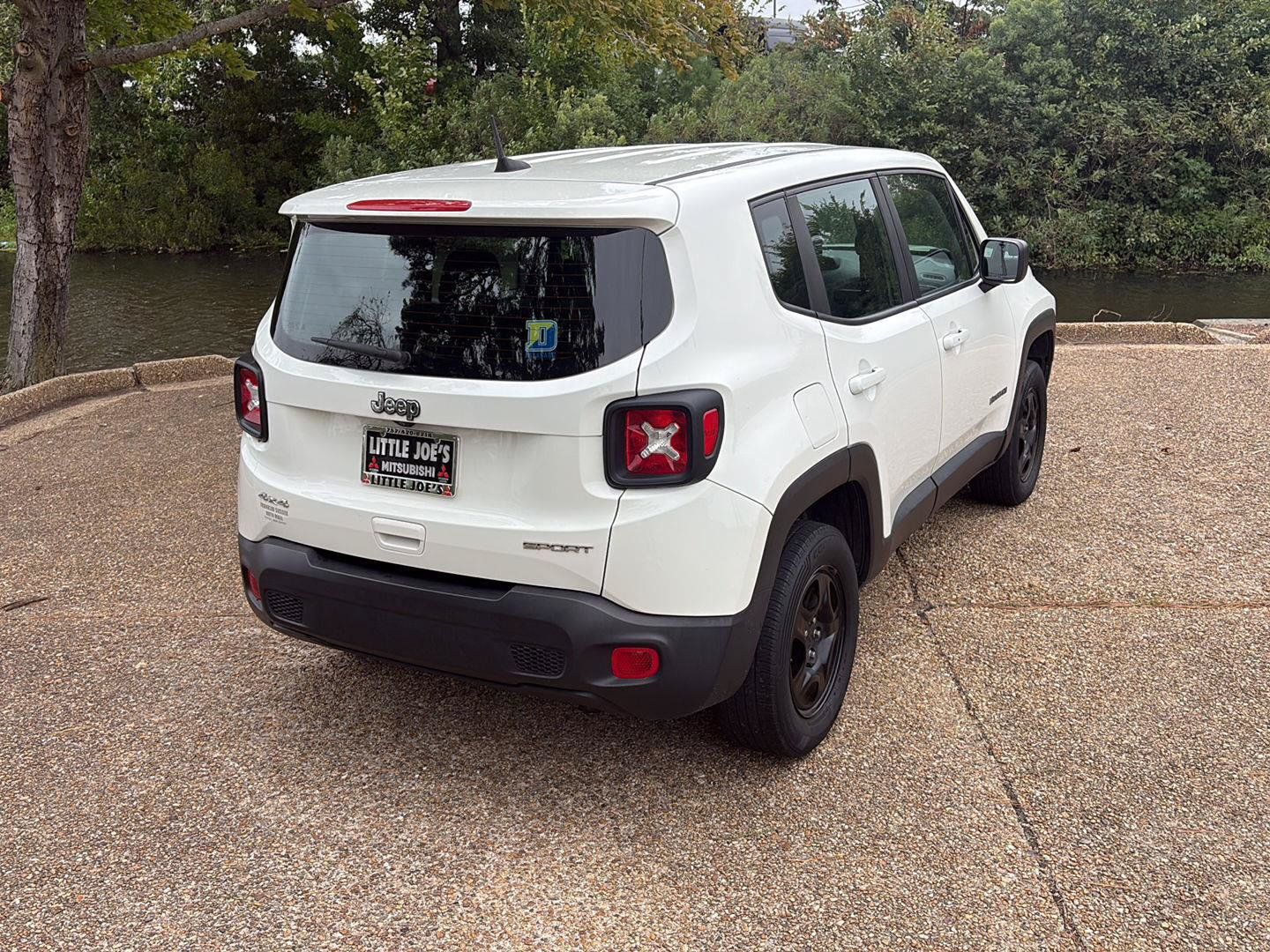 Used 2019 Jeep Renegade Sport w/ UConnect 7.0 Group AWD/4WD image 5