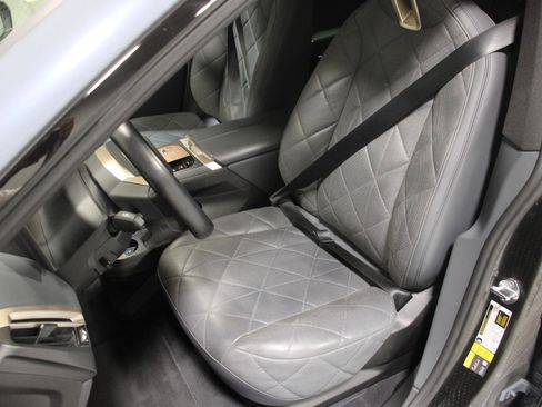 Used 2022 BMW iX xDrive50 w/ Premium Package image 13