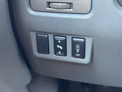 Used 2006 Nissan Titan SE RWD image 24