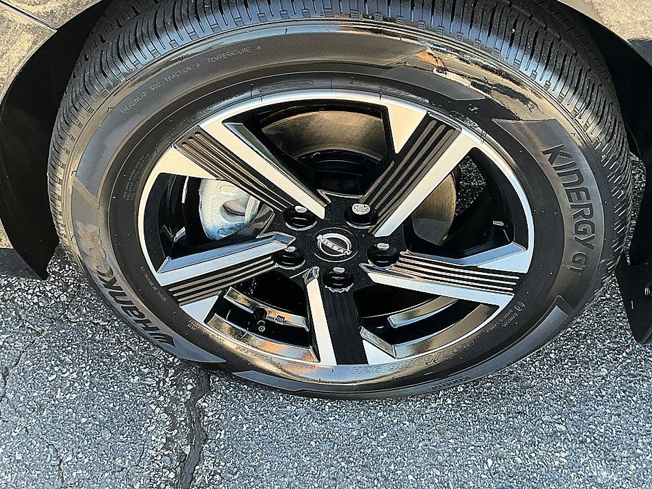 Certified 2025 Nissan Sentra SV w/ All-Weather Package FWD image 10