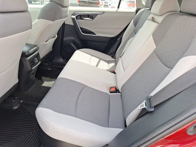 Used 2022 Toyota RAV4 XLE w/ Convenience Package AWD/4WD image 32