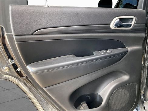 Used 2019 Jeep Grand Cherokee Laredo w/ Laredo X Package RWD image 22