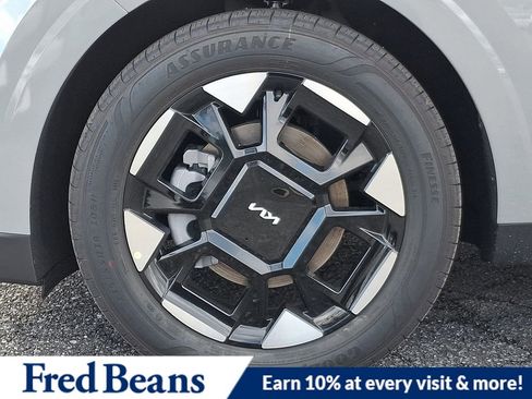 New 2026 Kia Carnival EX image 5