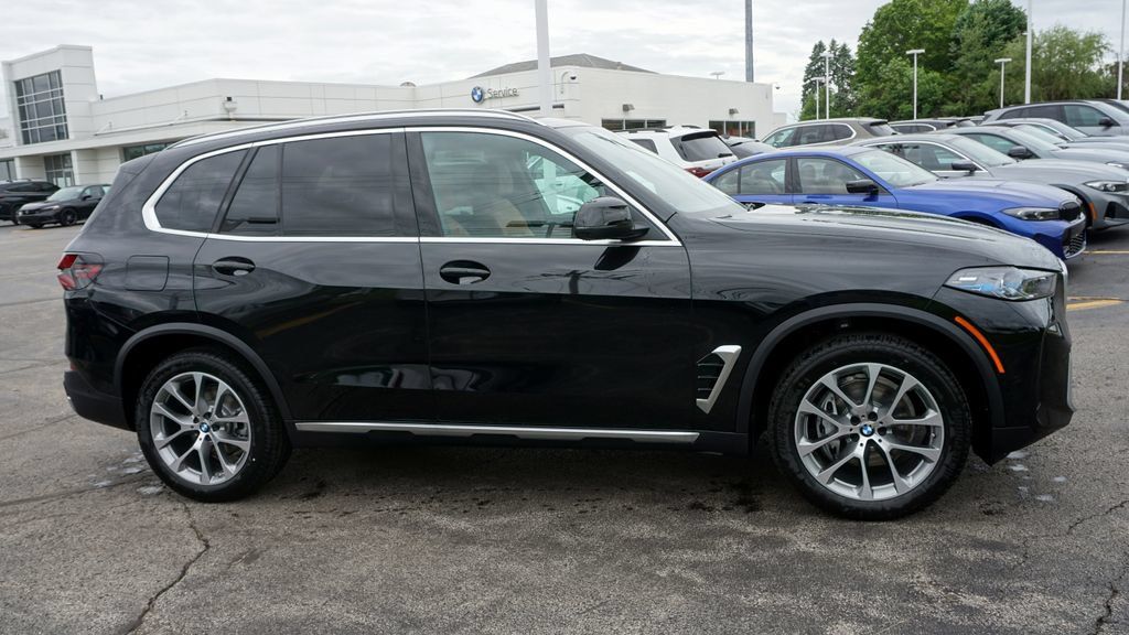 Used 2026 BMW X5 xDrive40i AWD/4WD image 3