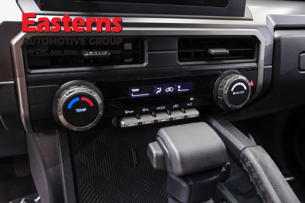 Used 2025 Toyota 4Runner SR5 AWD/4WD image 19