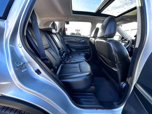 Used 2018 Nissan Rogue SL w/ Premium Package AWD/4WD image 14