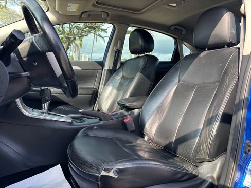 Used 2015 Nissan Sentra SR w/ SR Premium Package image 8