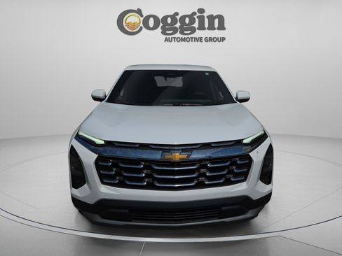 New 2026 Chevrolet Equinox LT w/ Convenience Package II FWD image 8