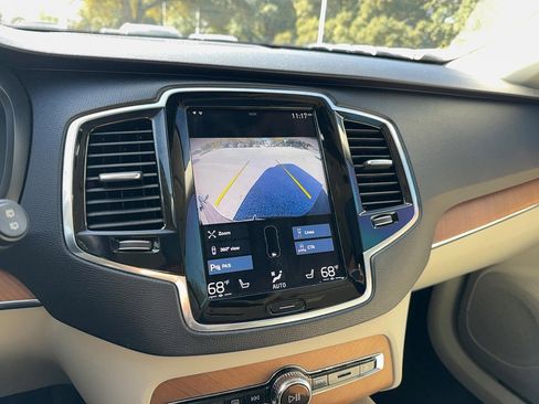 Used 2022 Volvo XC90 T6 Momentum w/ Advanced Package image 20