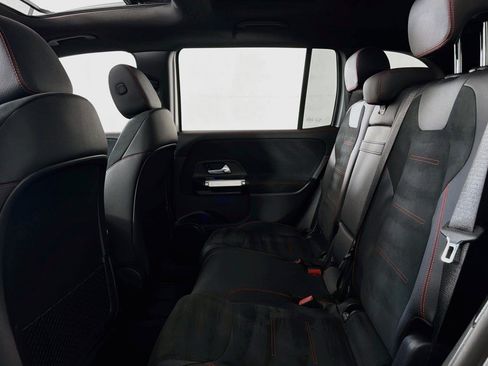 Used 2022 Mercedes-Benz GLB 250 image 7