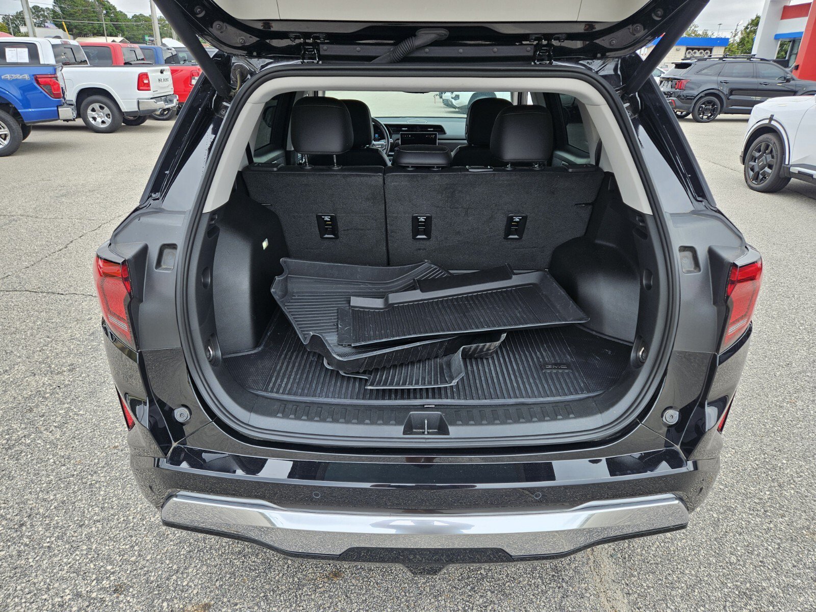 Used 2026 GMC Terrain Denali AWD/4WD image 18