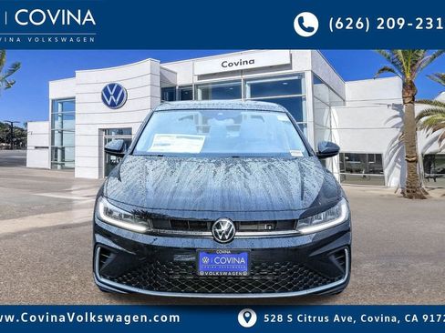 New 2026 Volkswagen Jetta SE image 2