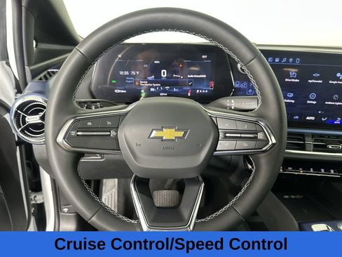Used 2026 Chevrolet Equinox EV LT w/ LPO, Blackout Package FWD image 14