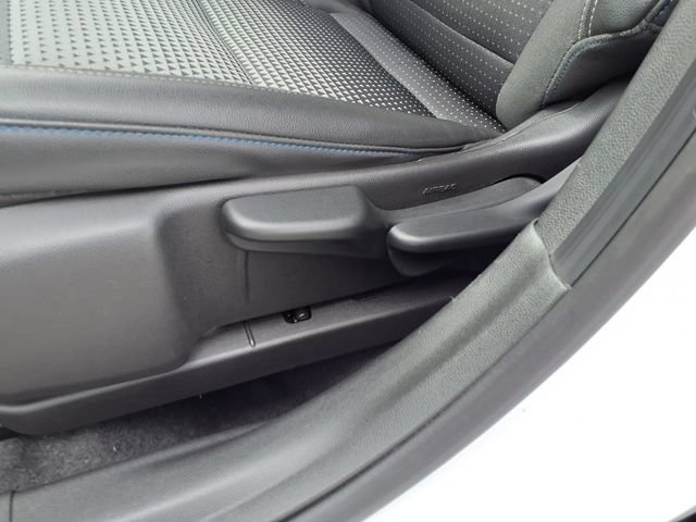 Used 2025 Chevrolet Trax LT FWD image 40