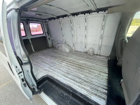 Used 2008 GMC Savana 1500 Van 3D image 15