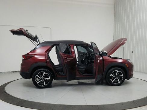 Used 2023 Chevrolet TrailBlazer RS FWD image 16