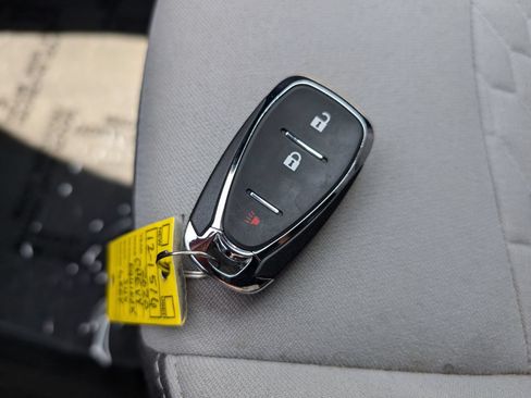 Used 2020 Chevrolet Equinox LS FWD image 23