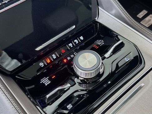 New 2026 Jeep Grand Wagoneer L Limited AWD/4WD image 17