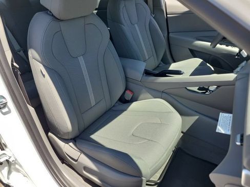 New 2026 Hyundai Elantra SE FWD image 19