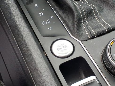 Used 2022 Volkswagen Atlas SEL R-Line image 11