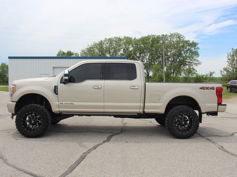 Used 2017 Ford F350 Platinum w/ Platinum Ultimate Package AWD/4WD image 2